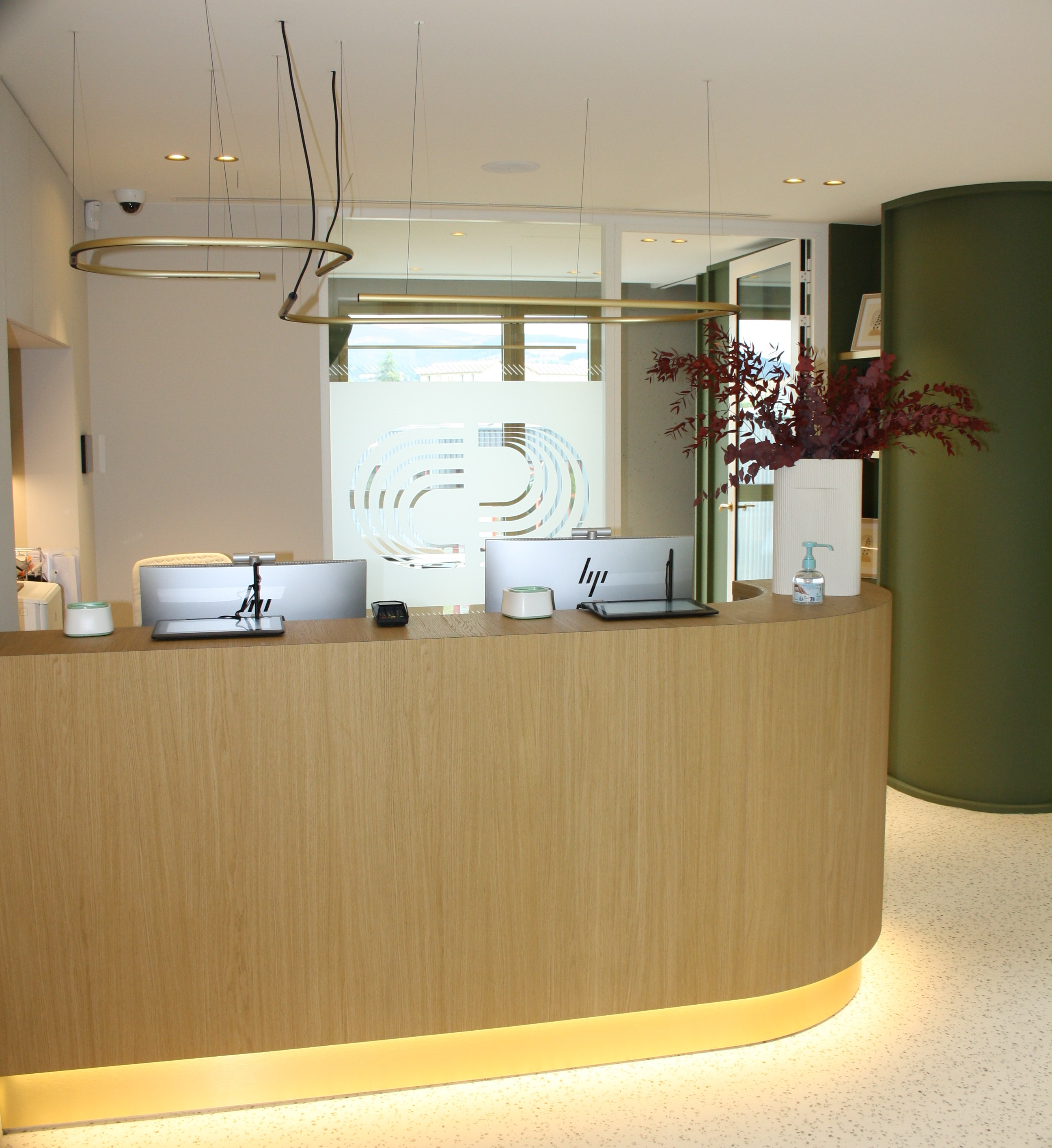 Photo / Illustration