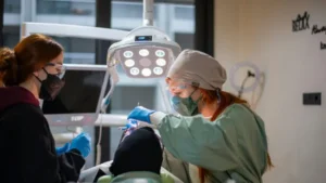 Dentiste ayant obtenu la reconnaissance de son diplôme